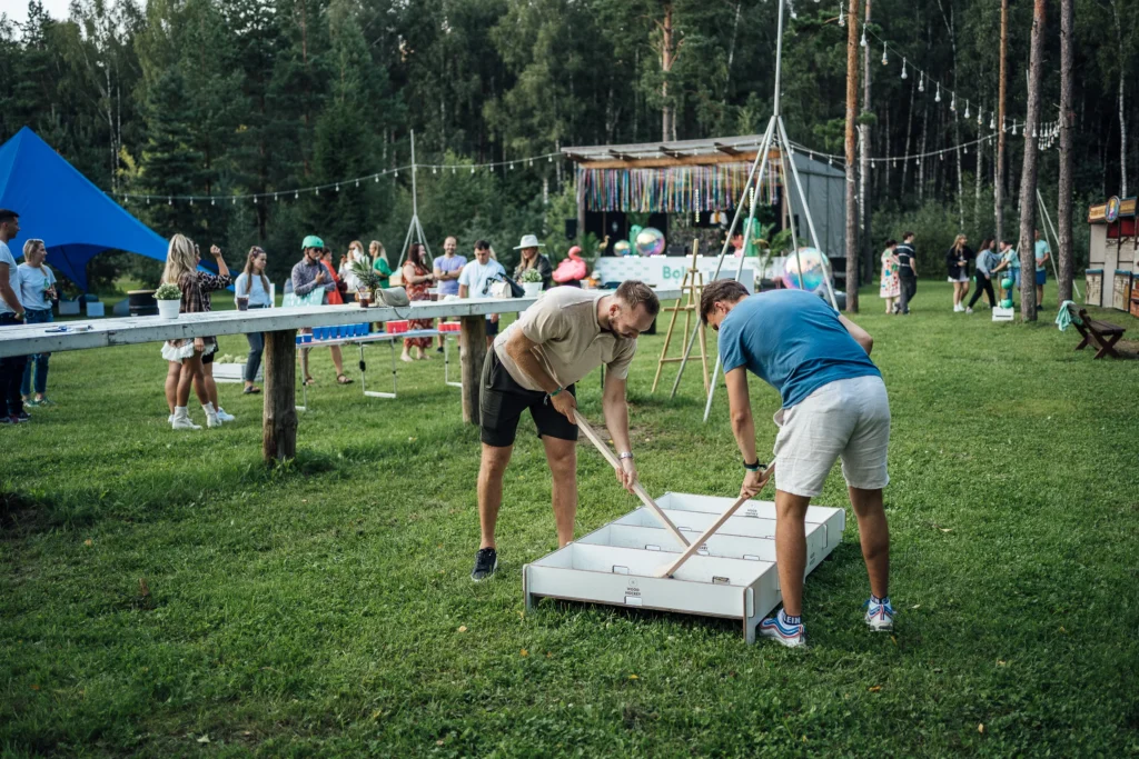 uzņēmuma-vasaras-festivāls-pasākumu-aģentūra-vasaras-festivāls-pasākuma-organizātori-netradicionālas-spēles-vasaras-sporta-spēlēs